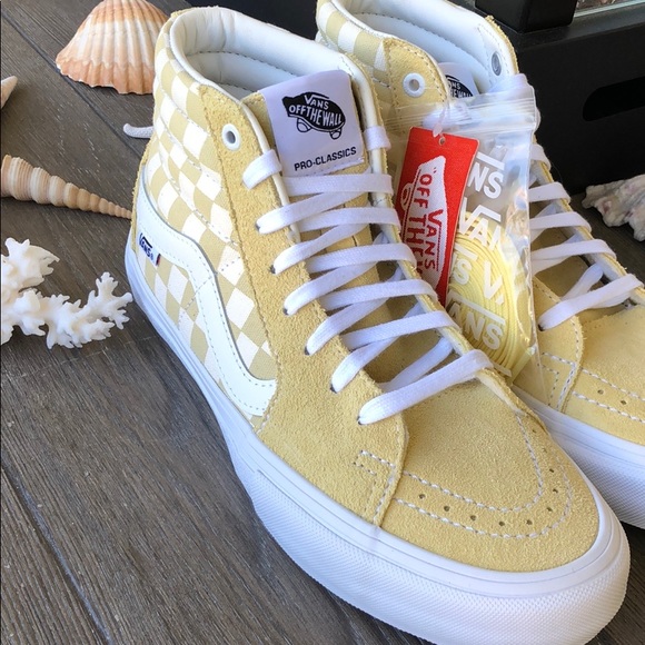 Vans Shoes - 🌴🌼VANS- HIGH TOPS CHECKER BOARD🌼🌴